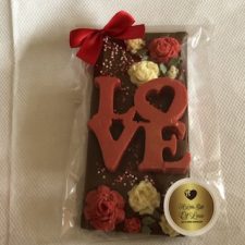 Love Blossoms Milk Chocolate Bar - Image 3